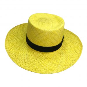 Sombrero de color amarillo